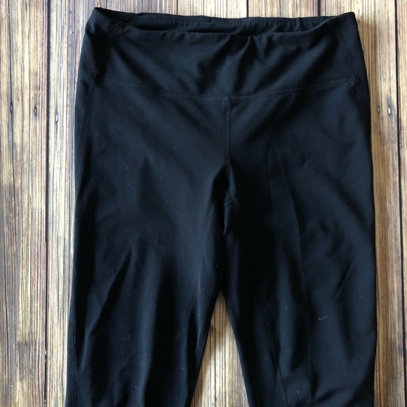 GapFit Black Workout Running Yoga Capri Leggings - Picture 2 of 6